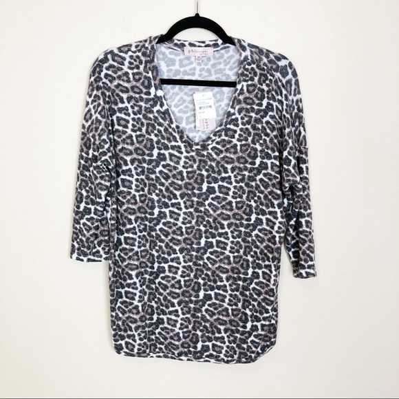 New Philosophy Cozy V-Neck Soft Knit Leopard Print 3/4 Sleeve Top - Picture 4 of 12